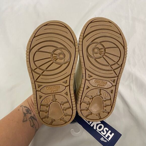 NWT Lot of 3 Pairs Of Oshkosh B'gosh Toddler Shoes Sneaker Sandals Size 6 - Picture 5 of 12